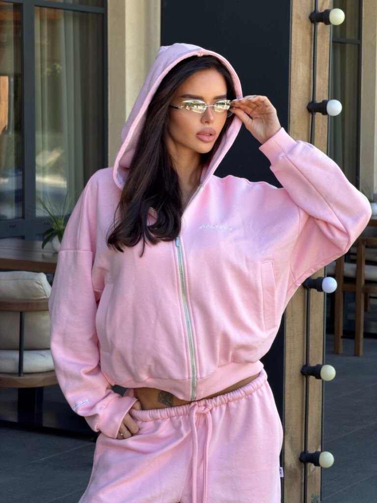 Костюм pink